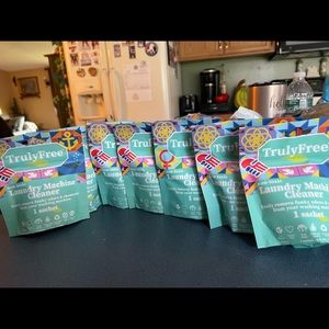 Laundry machine cleaner